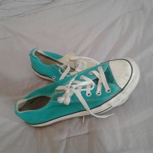 Mens size 6 converse